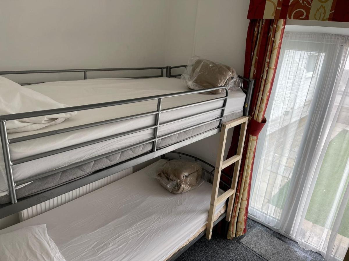 Backpackers Blackpool Hotel & Suites ภายนอก รูปภาพ