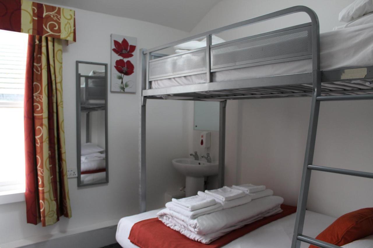 Backpackers Blackpool Hotel & Suites ภายนอก รูปภาพ
