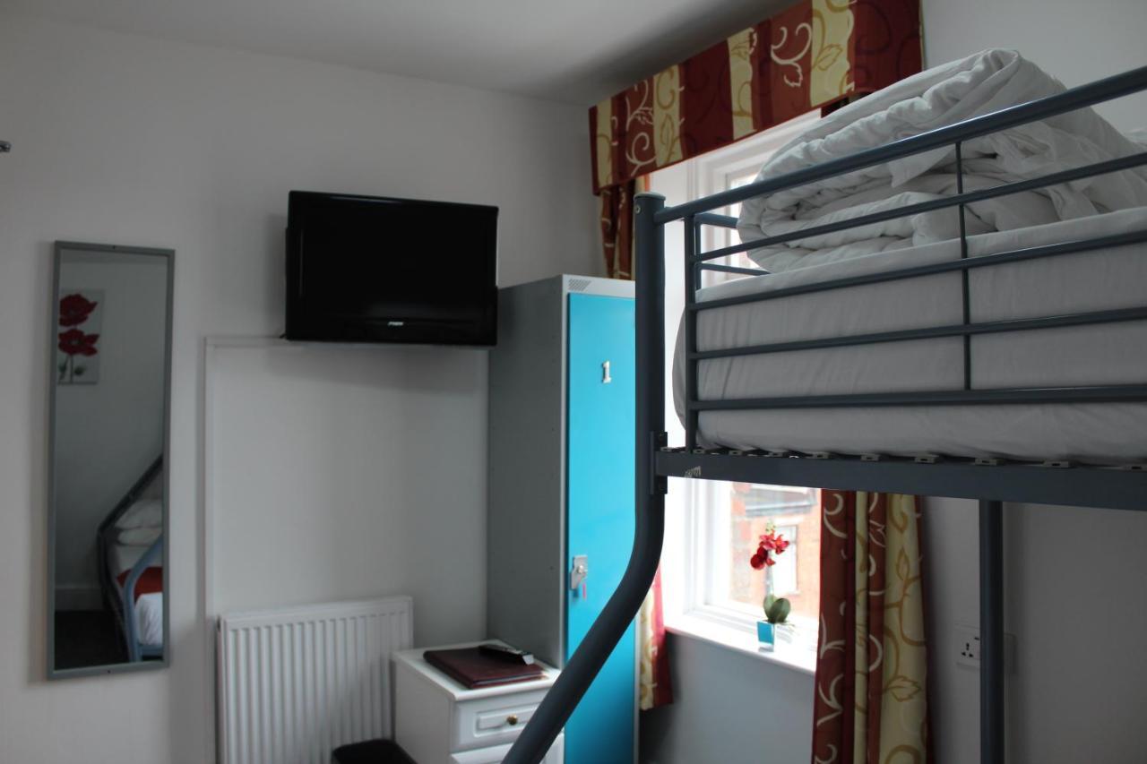 Backpackers Blackpool Hotel & Suites ภายนอก รูปภาพ