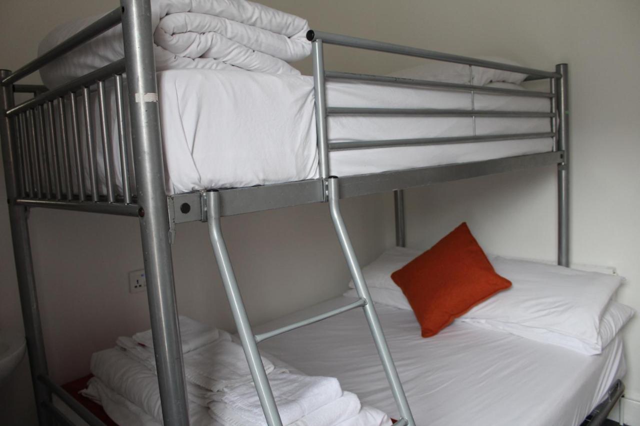 Backpackers Blackpool Hotel & Suites ภายนอก รูปภาพ
