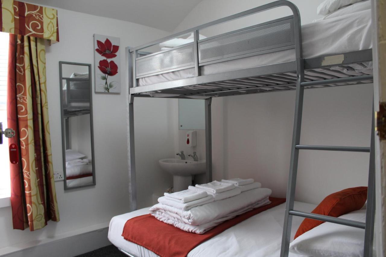 Backpackers Blackpool Hotel & Suites ภายนอก รูปภาพ