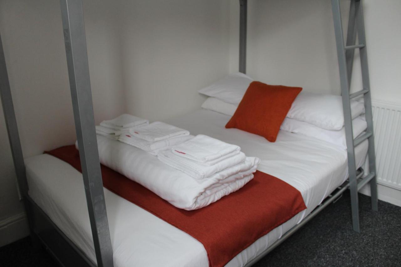Backpackers Blackpool Hotel & Suites ภายนอก รูปภาพ