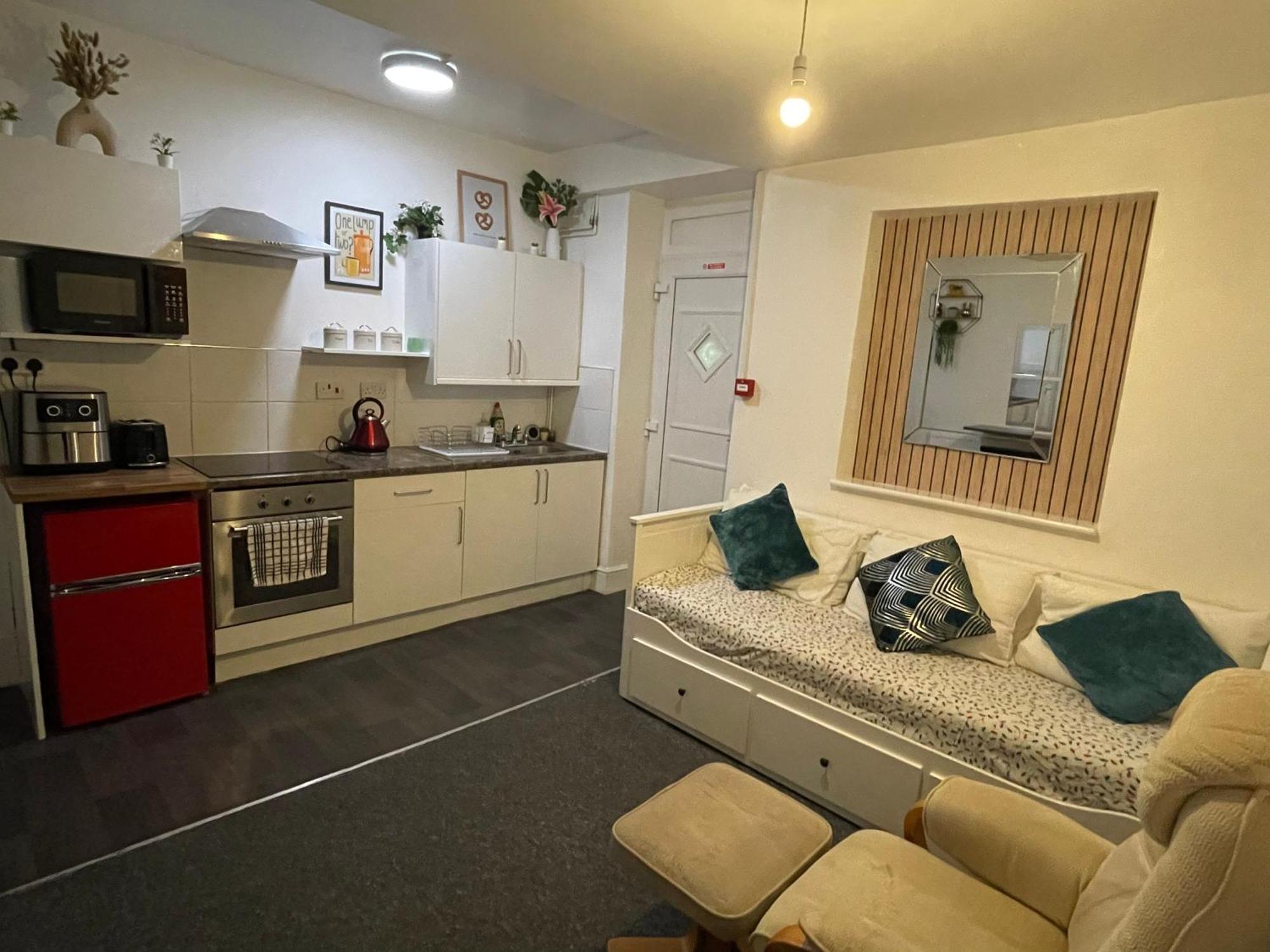 Backpackers Blackpool Hotel & Suites ภายนอก รูปภาพ