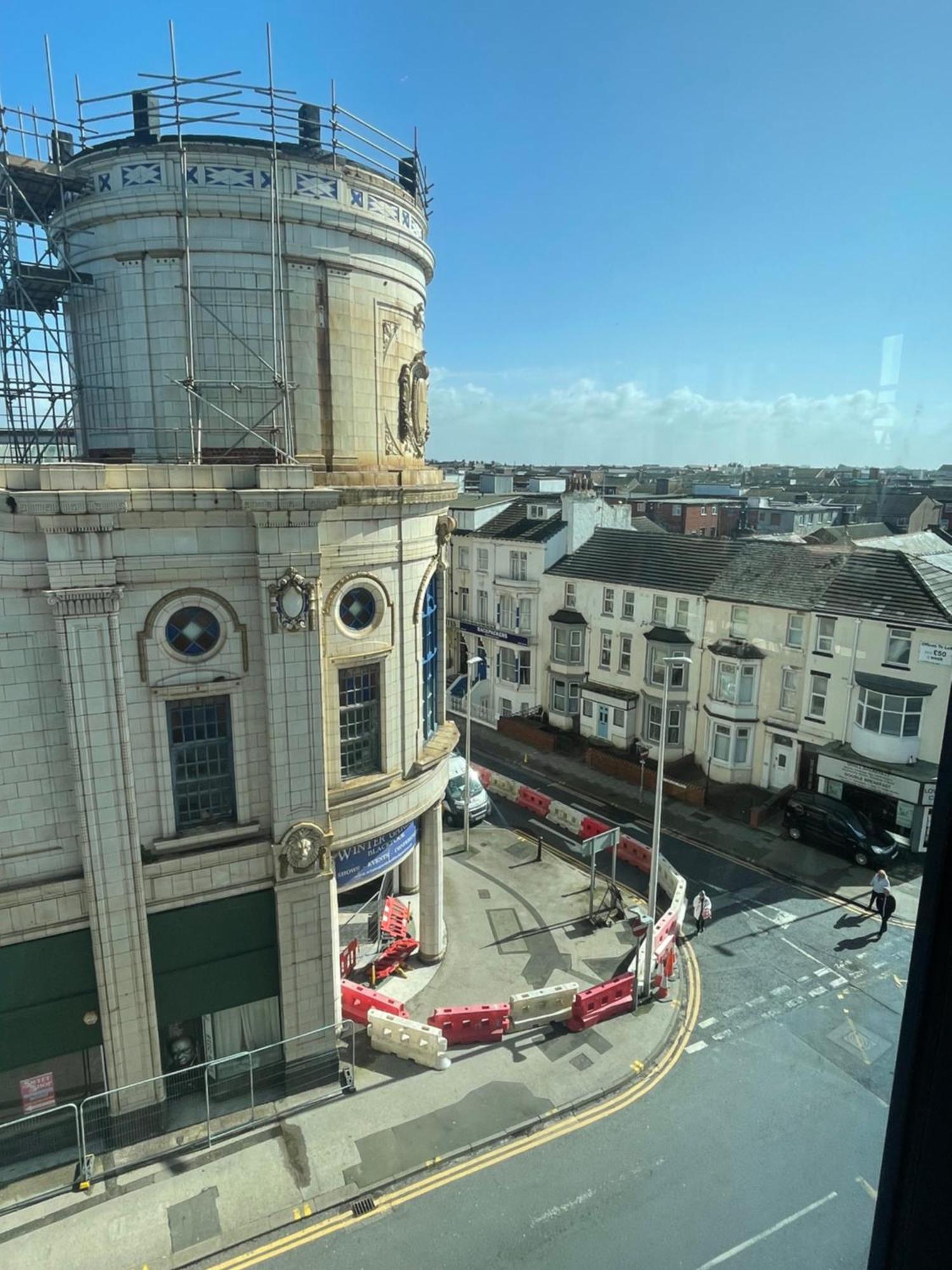 Backpackers Blackpool Hotel & Suites ภายนอก รูปภาพ