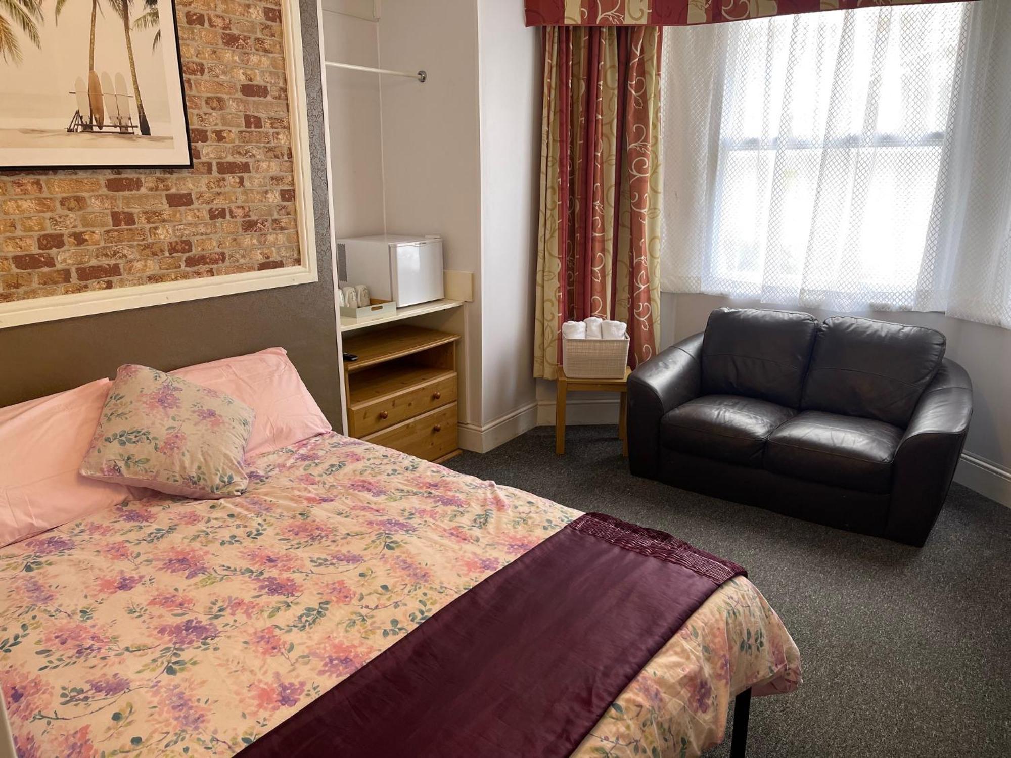 Backpackers Blackpool Hotel & Suites ภายนอก รูปภาพ