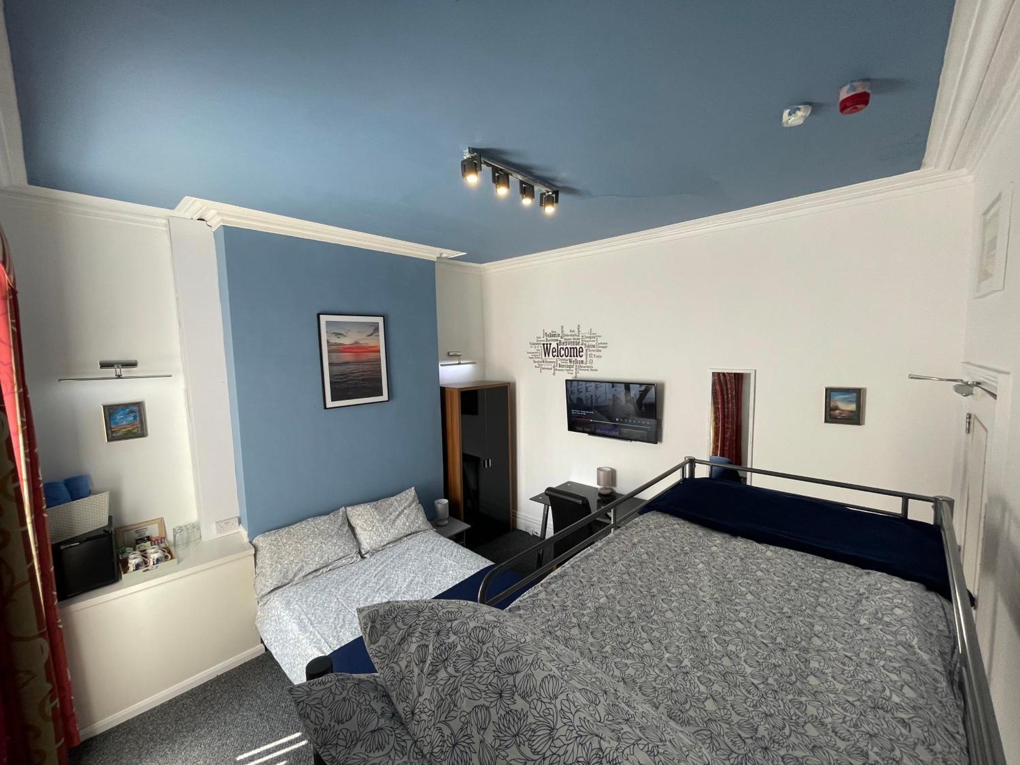 Backpackers Blackpool Hotel & Suites ภายนอก รูปภาพ
