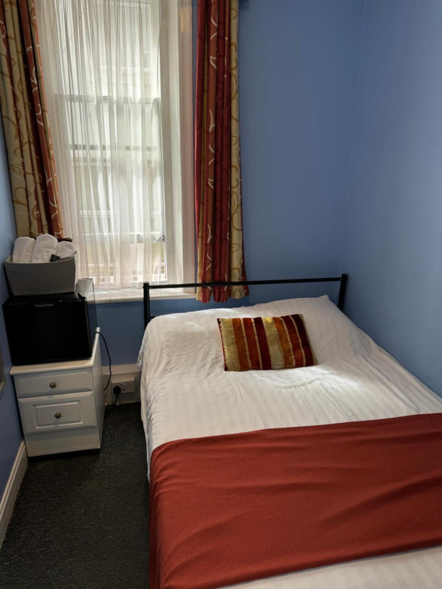 Backpackers Blackpool Hotel & Suites ภายนอก รูปภาพ
