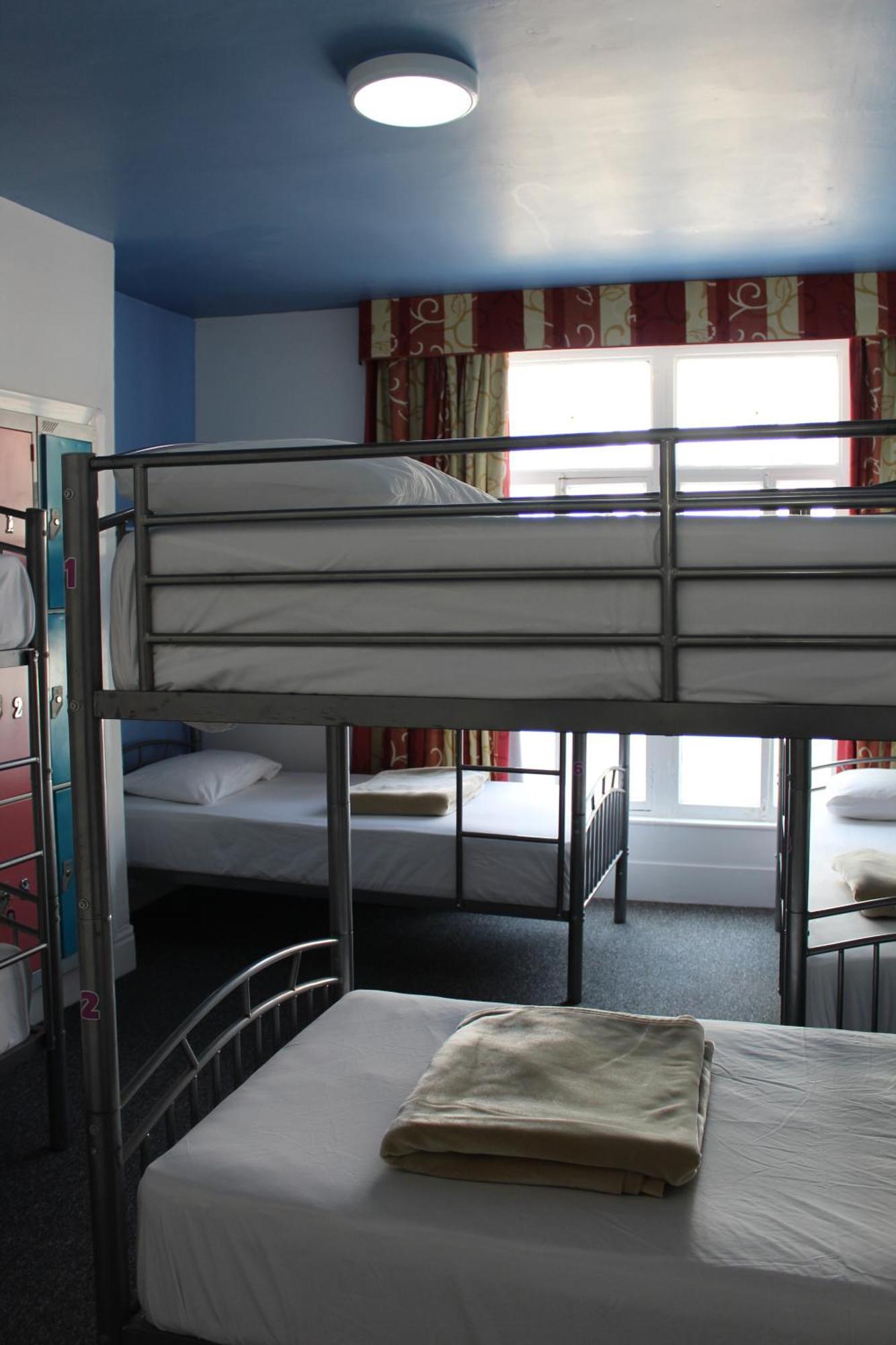 Backpackers Blackpool Hotel & Suites ภายนอก รูปภาพ
