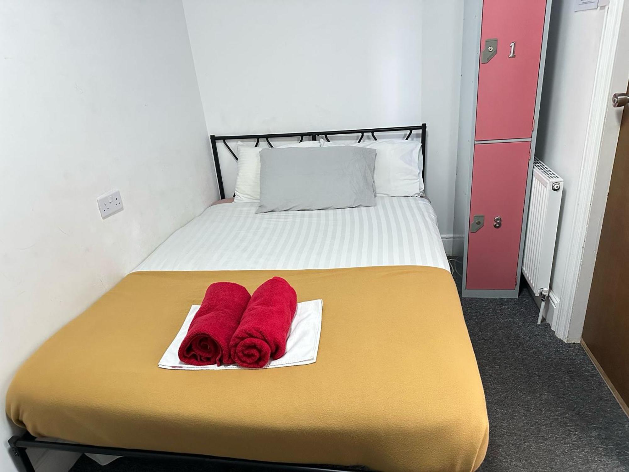 Backpackers Blackpool Hotel & Suites ภายนอก รูปภาพ