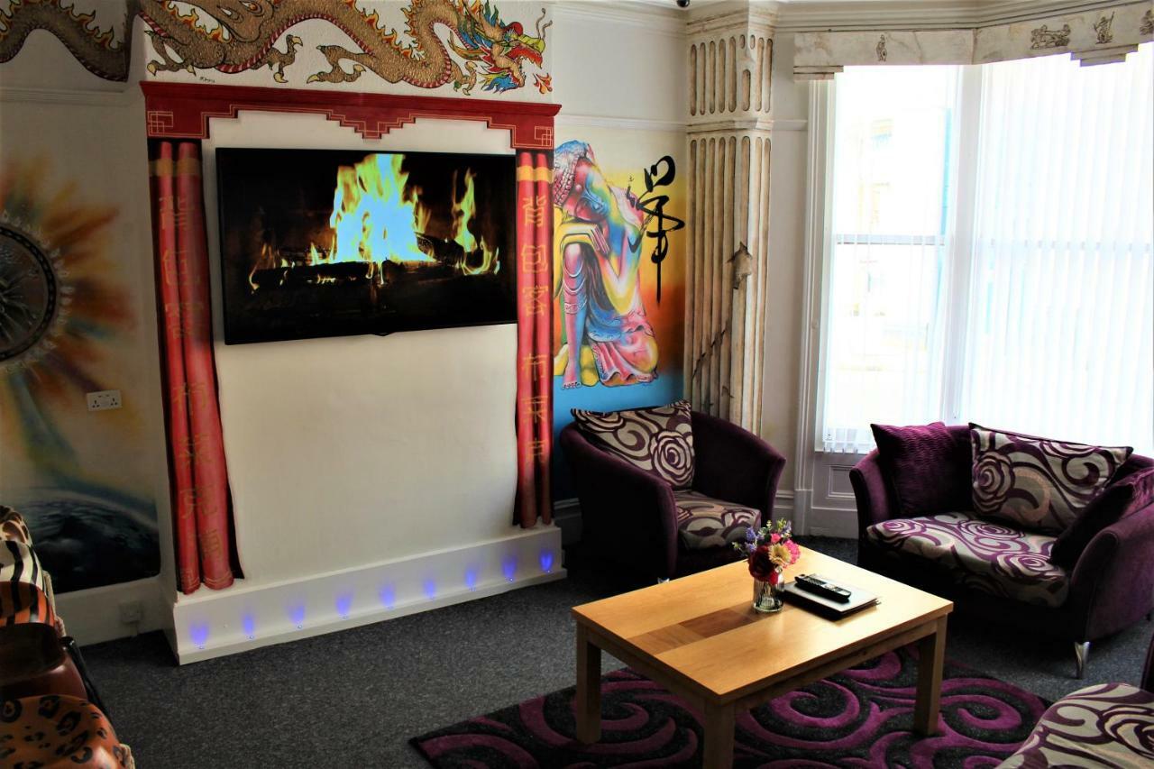 Backpackers Blackpool Hotel & Suites ภายนอก รูปภาพ
