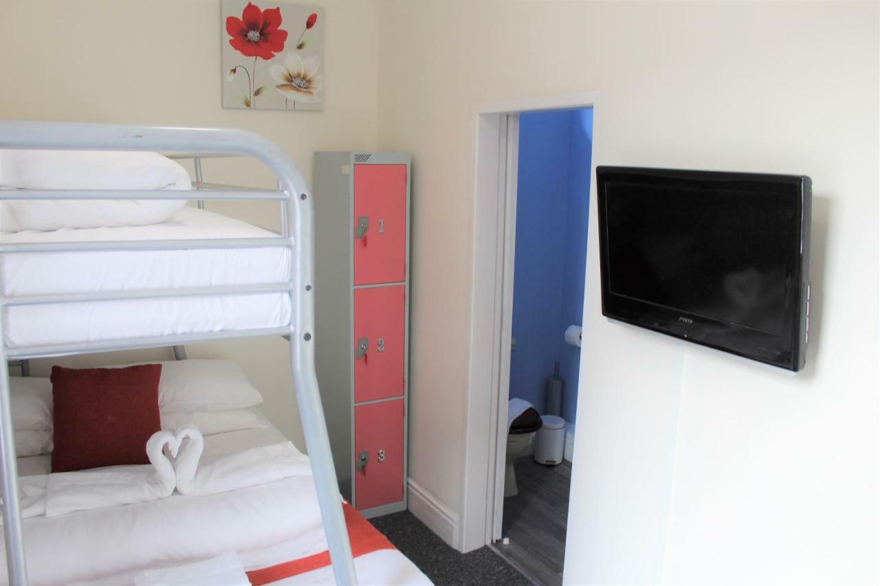 Backpackers Blackpool Hotel & Suites ภายนอก รูปภาพ